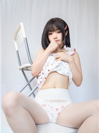 神沢永莉 - 粉色格子裙(5)